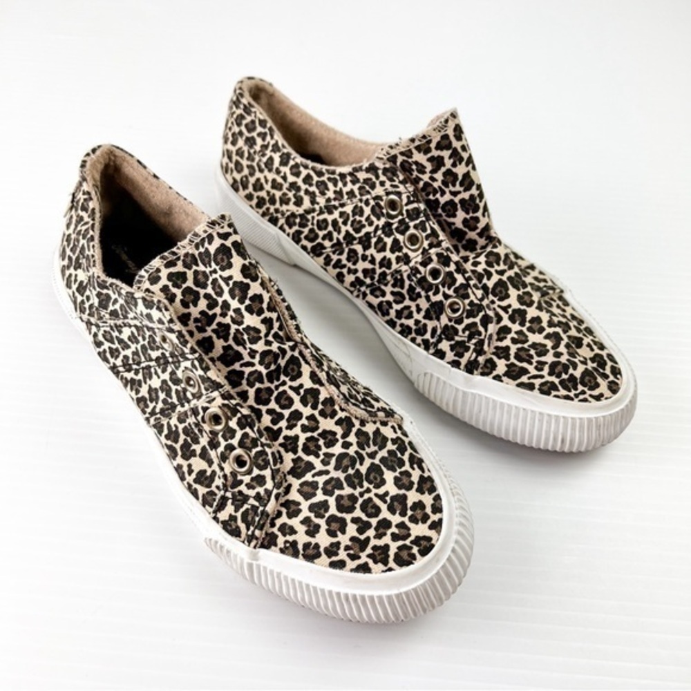 Tommy Bahama Women's leopard cheetah print laceless sneakers size‎ 6.5